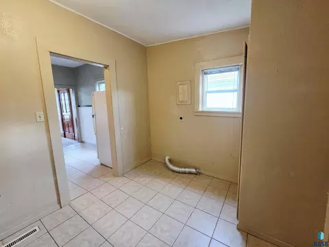 217 N Perry Ave, Colman, SD 57017 photo 24