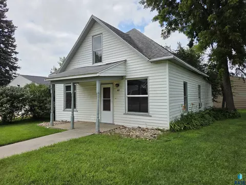 217 N Perry Ave, Colman, SD 57017 photo 3