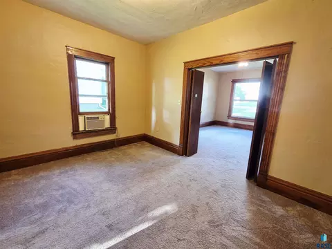 217 N Perry Ave, Colman, SD 57017 photo 9