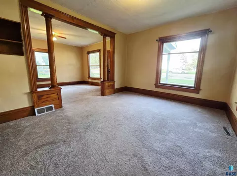 217 N Perry Ave, Colman, SD 57017 photo 7