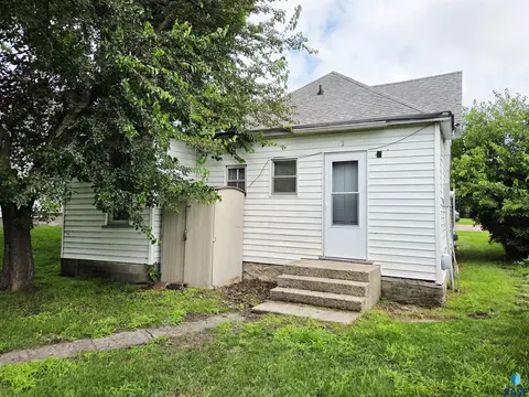 217 N Perry Ave, Colman, SD 57017 photo 26