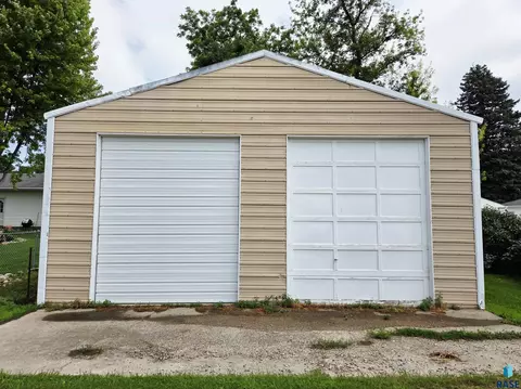 217 N Perry Ave, Colman, SD 57017 photo 28