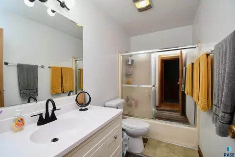2004 E Madison St, Sioux Falls, SD 57103 photo 19