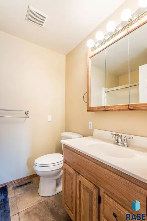 3231 S Grace Ave, Sioux Falls, SD 57103 photo 21