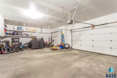 3231 S Grace Ave, Sioux Falls, SD 57103 photo 27