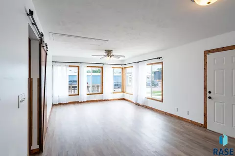 403 S Broadway St, Canton, SD 57013 photo 6