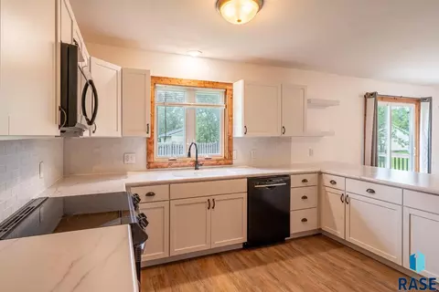 403 S Broadway St, Canton, SD 57013 photo 9