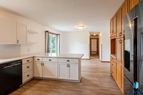 403 S Broadway St, Canton, SD 57013 photo 10