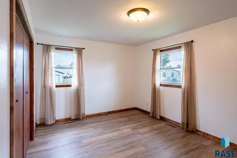 403 S Broadway St, Canton, SD 57013 photo 15