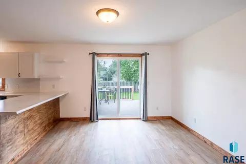 403 S Broadway St, Canton, SD 57013 photo 12
