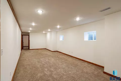 403 S Broadway St, Canton, SD 57013 photo 19