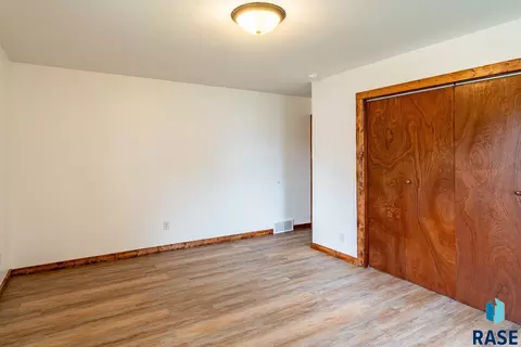 403 S Broadway St, Canton, SD 57013 photo 17