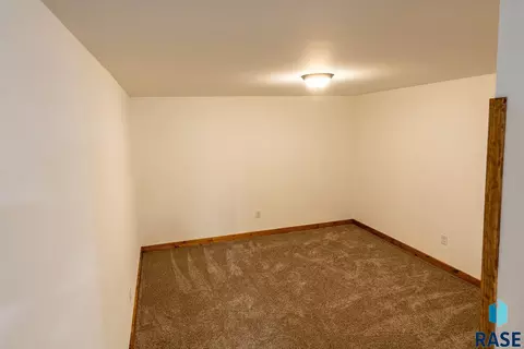 403 S Broadway St, Canton, SD 57013 photo 18