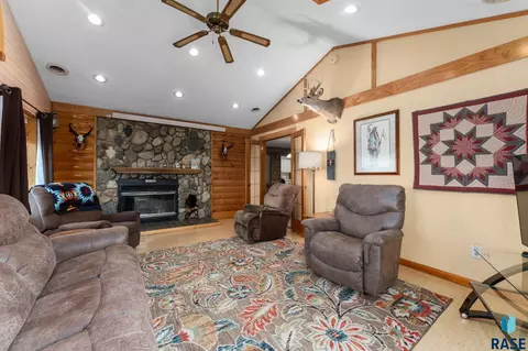 Living - 24269 State 50 Hwy, Chamberlain, SD 57325 photo 2 of 2