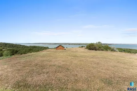 View/Area - 24269 State 50 Hwy, Chamberlain, SD 57325 photo 3 of 7