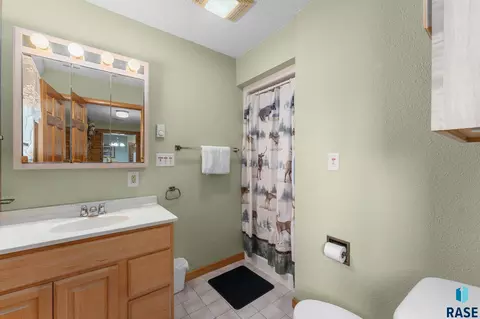 Bath - 24269 State 50 Hwy, Chamberlain, SD 57325 photo 3 of 3