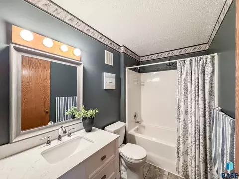 4601 S Oxbow Ave #203, Sioux Falls, SD 57106 photo 17