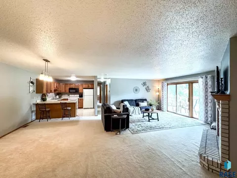4601 S Oxbow Ave #203, Sioux Falls, SD 57106 photo 2