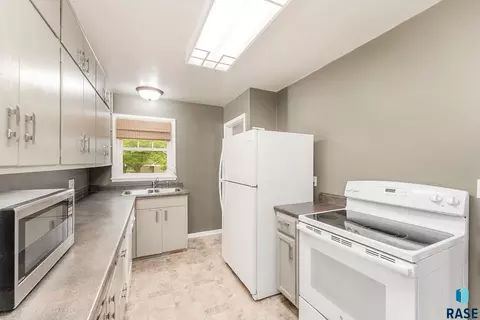 2309 S Phillips Ave, Sioux Falls, SD 57105 photo 6