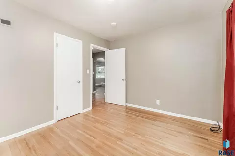 2309 S Phillips Ave, Sioux Falls, SD 57105 photo 9