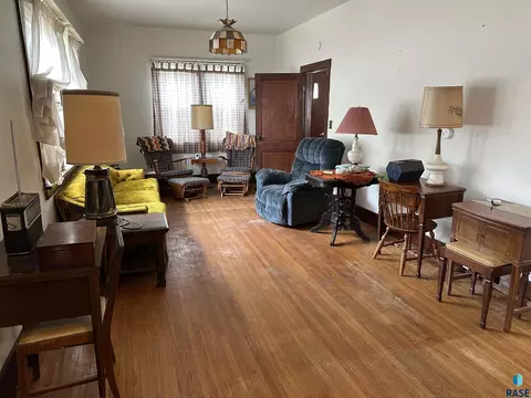620 N Blanche Ave, Madison, SD 57042 photo 8