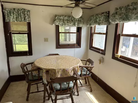 620 N Blanche Ave, Madison, SD 57042 photo 16