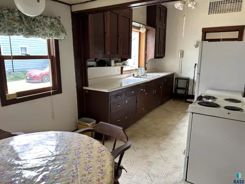 620 N Blanche Ave, Madison, SD 57042 photo 15