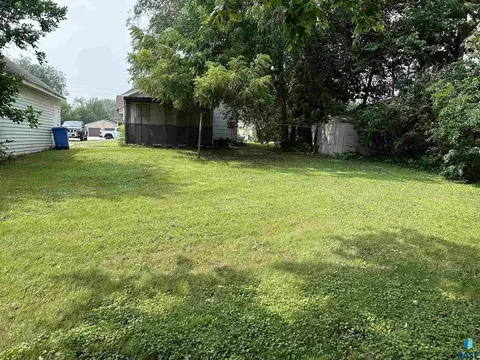 620 N Blanche Ave, Madison, SD 57042 photo 7