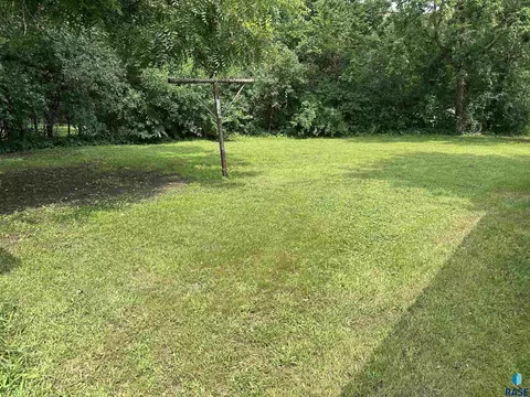 620 N Blanche Ave, Madison, SD 57042 photo 6
