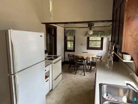 620 N Blanche Ave, Madison, SD 57042 photo 14