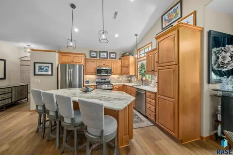 Kitchen - 722 E 70th Pl #722, Sioux Falls, SD 57108 photo 4 of 16