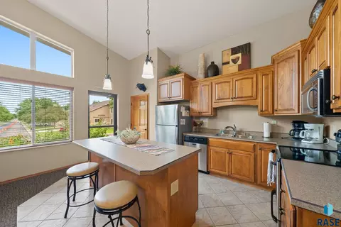 Kitchen - 722 E 70th Pl #722, Sioux Falls, SD 57108 photo 16 of 16