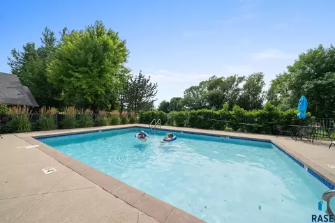 Exterior - 722 E 70th Pl #722, Sioux Falls, SD 57108 photo 16 of 25