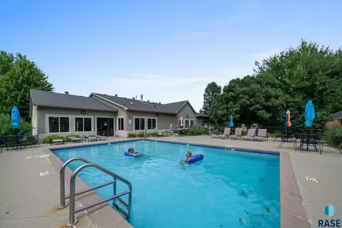 Exterior - 722 E 70th Pl #722, Sioux Falls, SD 57108 photo 13 of 25