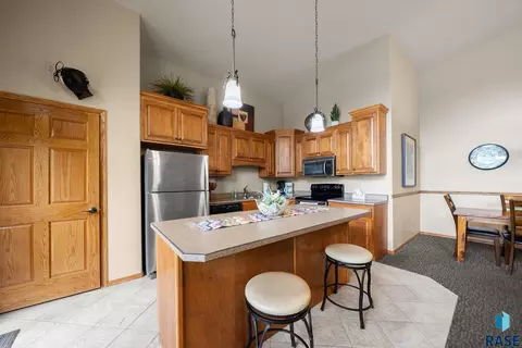 Kitchen - 722 E 70th Pl #722, Sioux Falls, SD 57108 photo 15 of 16