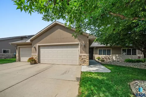 Other - 722 E 70th Pl #722, Sioux Falls, SD 57108 photo 1 of 19