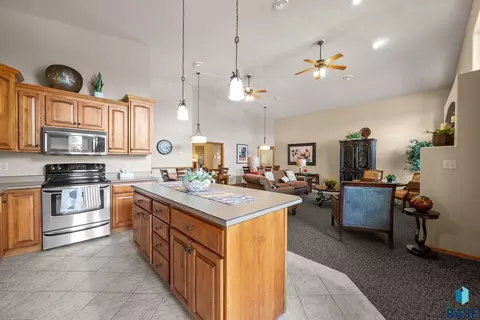 Kitchen - 722 E 70th Pl #722, Sioux Falls, SD 57108 photo 14 of 16