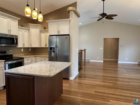 1020 S Dewald St, Freeman, SD 57029 photo 27