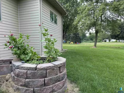 1020 S Dewald St, Freeman, SD 57029 photo 18