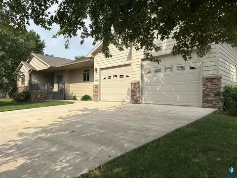 1020 S Dewald St, Freeman, SD 57029 photo 6