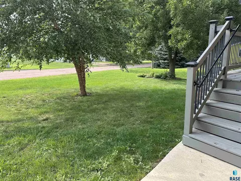 1020 S Dewald St, Freeman, SD 57029 photo 11