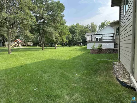 1020 S Dewald St, Freeman, SD 57029 photo 15