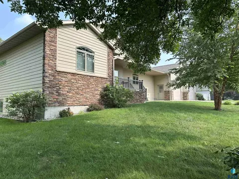 1020 S Dewald St, Freeman, SD 57029 photo 8