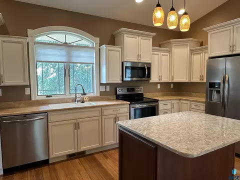 1020 S Dewald St, Freeman, SD 57029 photo 29