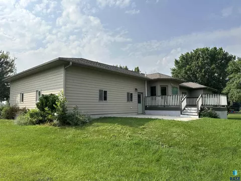 1020 S Dewald St, Freeman, SD 57029 photo 14