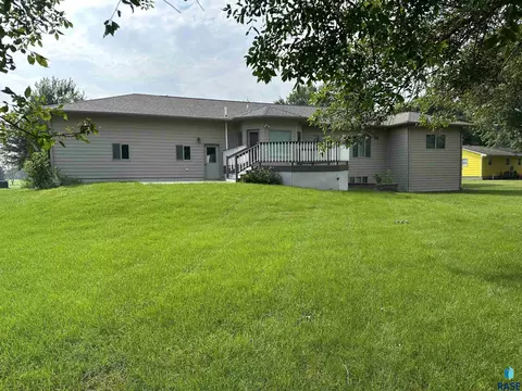1020 S Dewald St, Freeman, SD 57029 photo 13