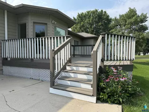1020 S Dewald St, Freeman, SD 57029 photo 16