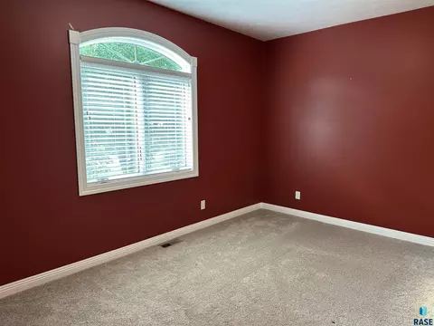 1020 S Dewald St, Freeman, SD 57029 photo 42