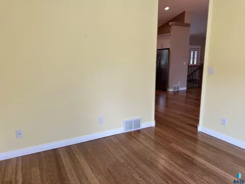 1020 S Dewald St, Freeman, SD 57029 photo 38