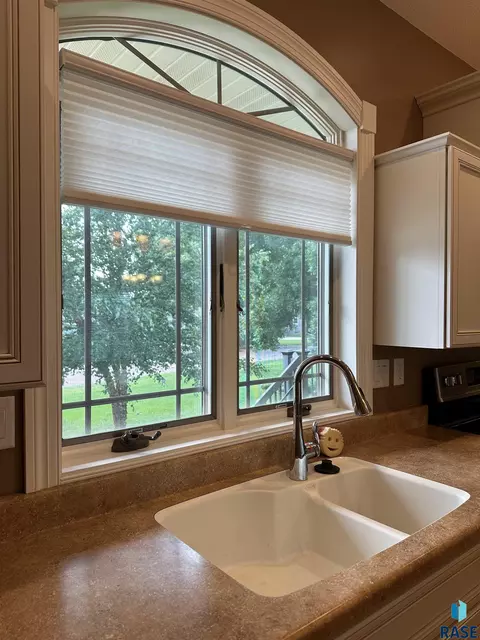 1020 S Dewald St, Freeman, SD 57029 photo 30